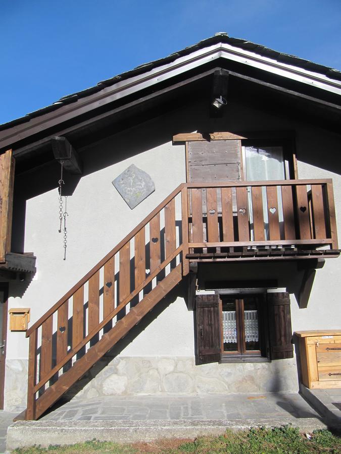 Maison Des Abeilles Vda Gressan N 0028 Exteriör bild