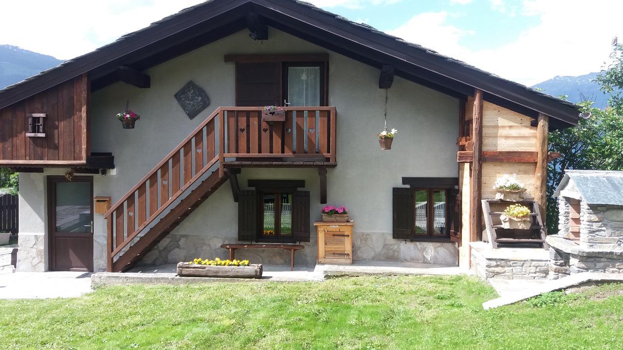 Maison Des Abeilles Vda Gressan N 0028 Exteriör bild
